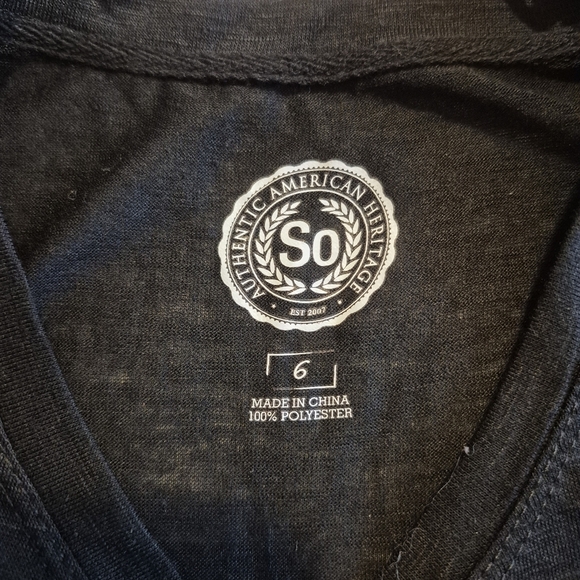 So girls size 6, long sleeve printed shimmery design snowflakes & deer, NWT - Picture 2 of 4